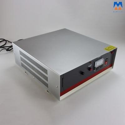 Ultraschallgenerator 15KHz 2600W für Kunstfasergewebe-Schweißens-Stromversorgung